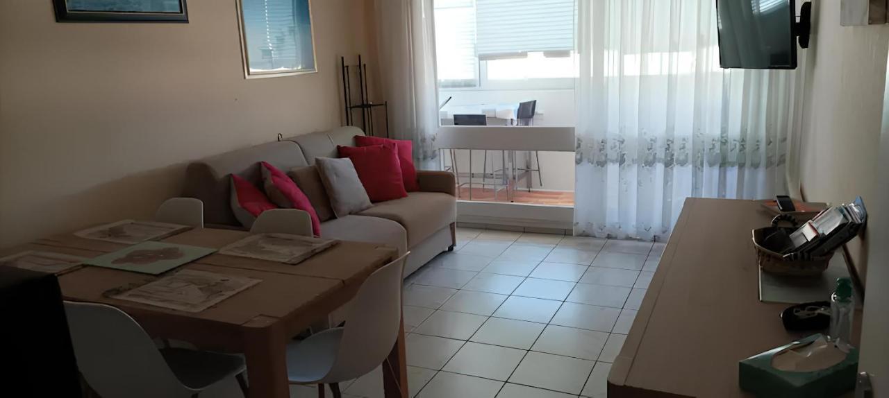 Superbe Appartement - Vue Mer Сент-Илер-де-Рье Экстерьер фото